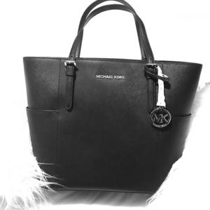 Michael Kors Jet Set Large Tote.